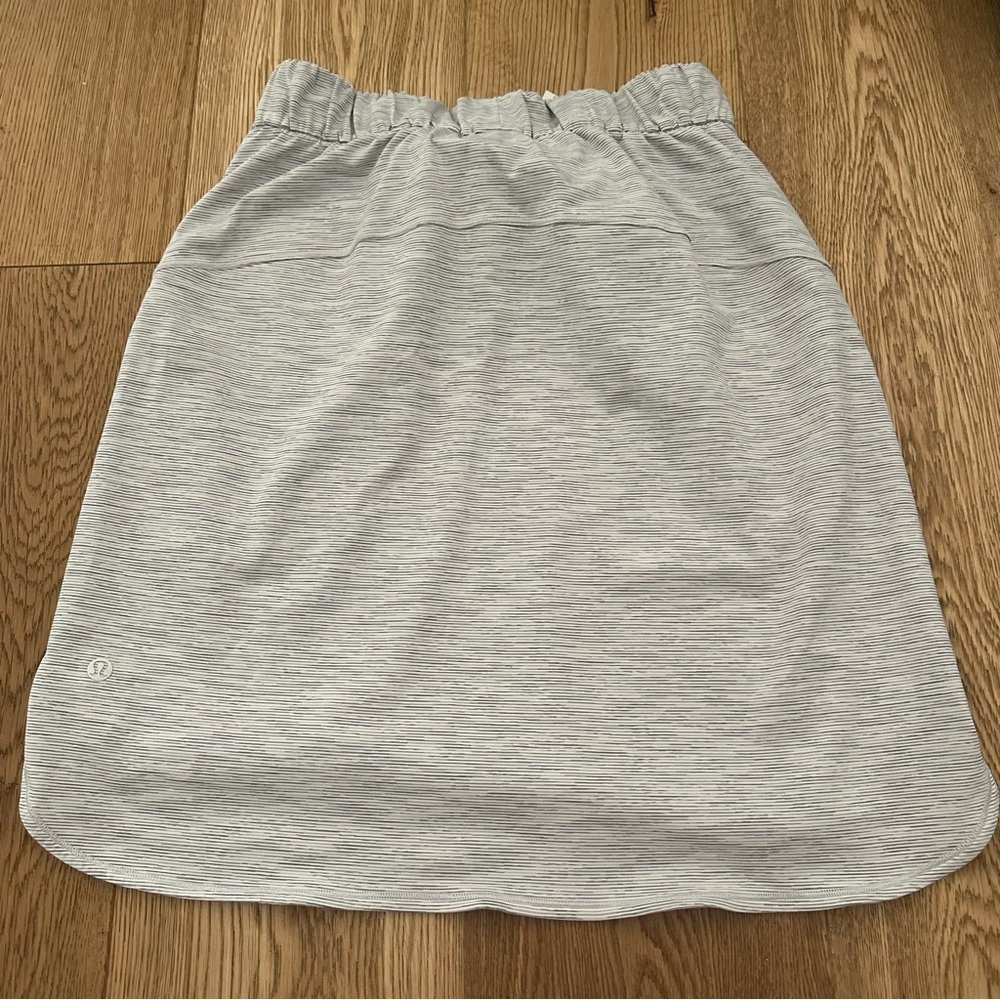 Lululemon On the Fly Skirt *Woven - Size 6 - Picture 7 of 14